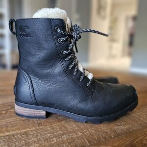 EUC Sorel Shearling Boots